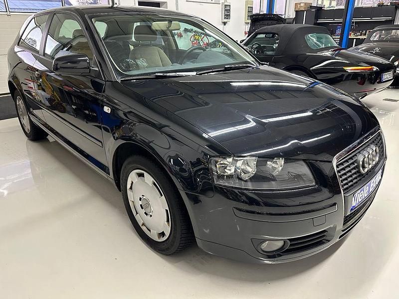 Schwarz Gebraucht 2006 Audi A3 Attraction Limousine | 2.680 € (Guter Preis) - Bild 1/4