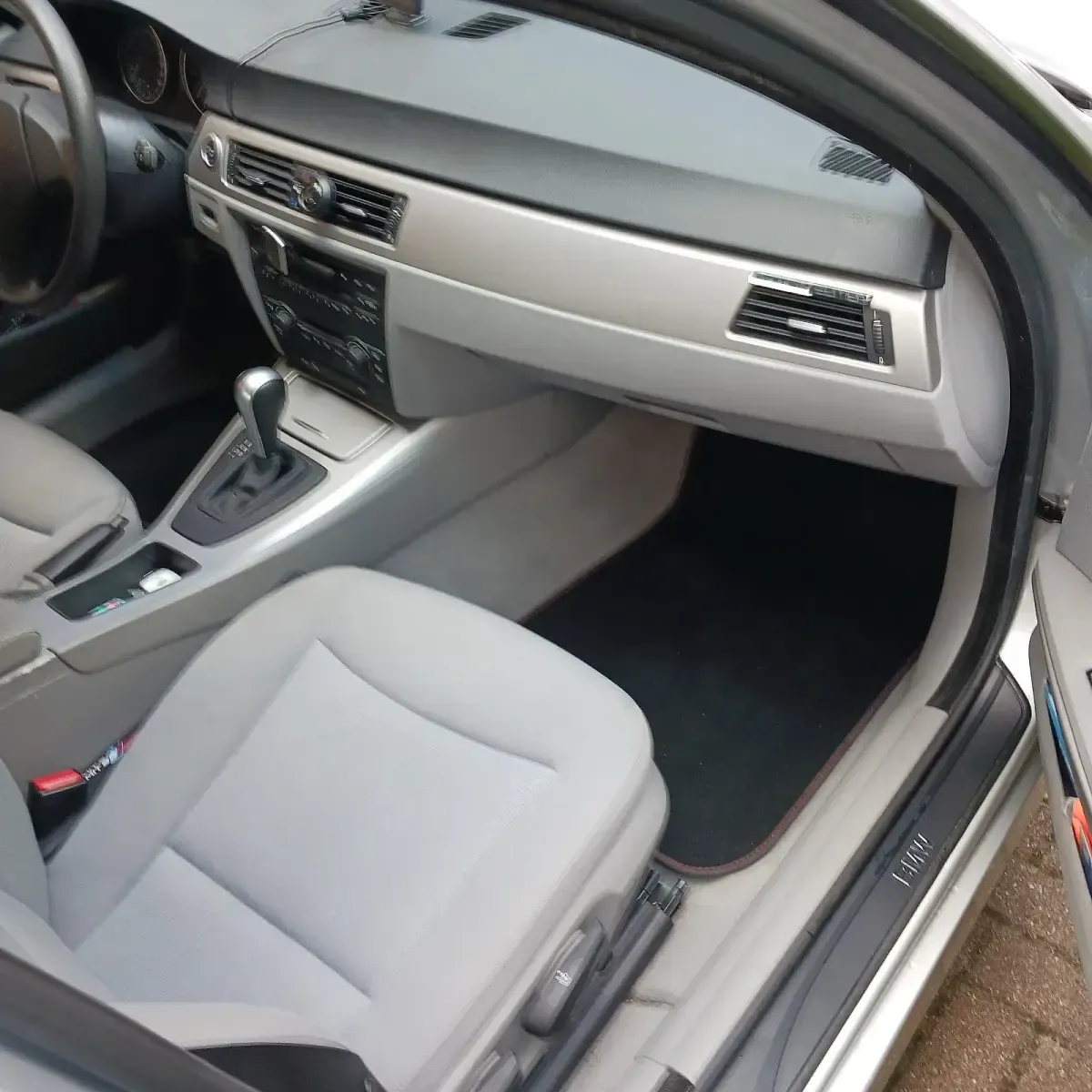 Gebraucht BMW 320 150 PS (110 kW) 2005 Silber Limousine