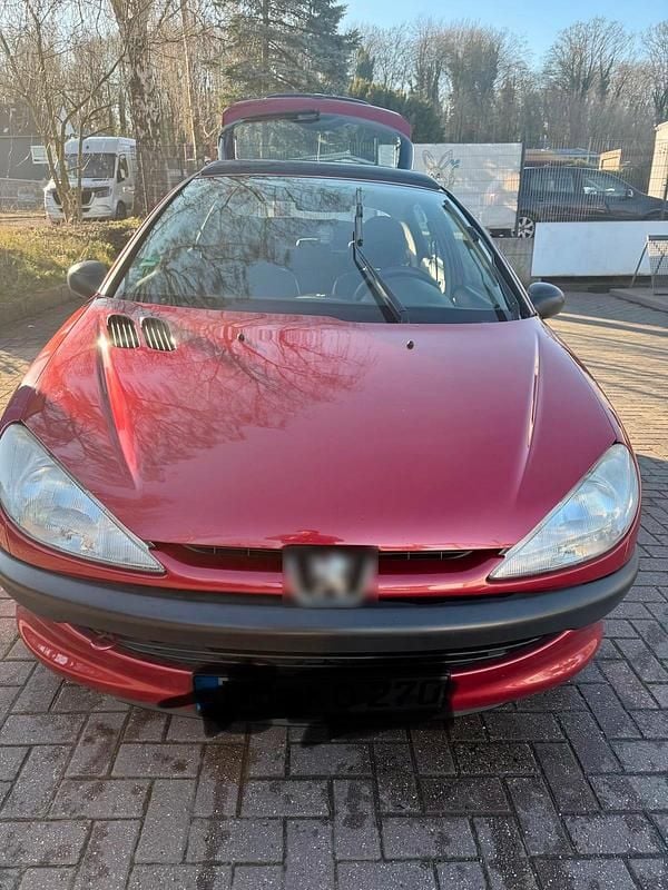 Gebraucht Peugeot 206 75 PS (55 kW) 2001 Rot Kleinwagen