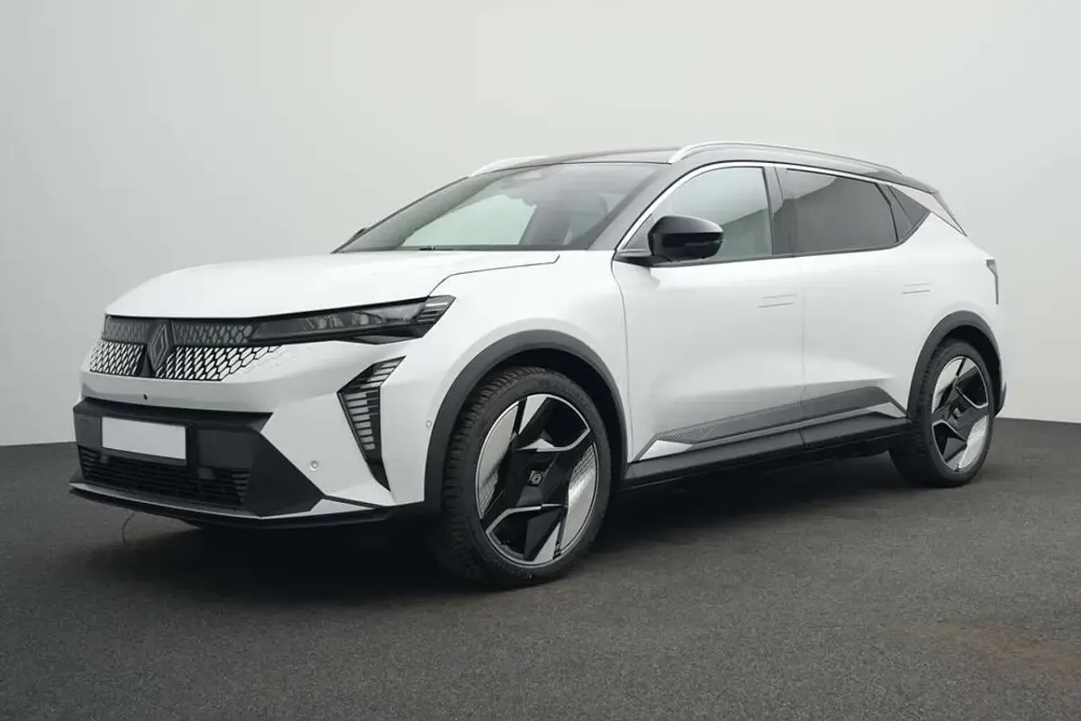 Używany Renault Scenic E-Tech Iconic 160 kW (218 KM) 2025 Biały SUV