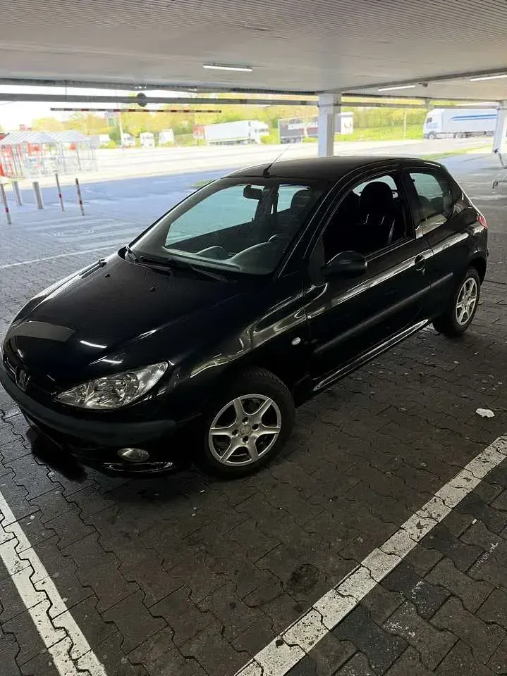 Gebraucht Peugeot 206 75 PS (55 kW) 2004 Schwarz Limousine