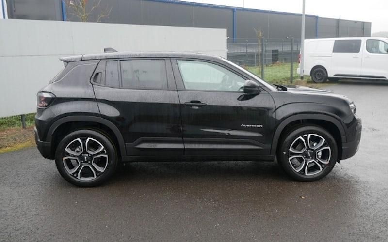 Neu Jeep Avenger Summit 100 PS (73 kW) 2026 Schwarz SUV