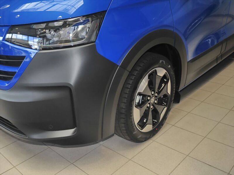 Neu VW T7 Life 150 PS (110 kW) 2025 Blau Van