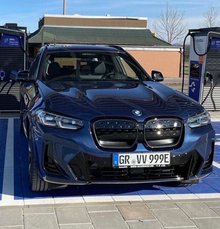 Gebraucht BMW iX3 Impressive 210 kW (286 PS) 2022 Blau SUV