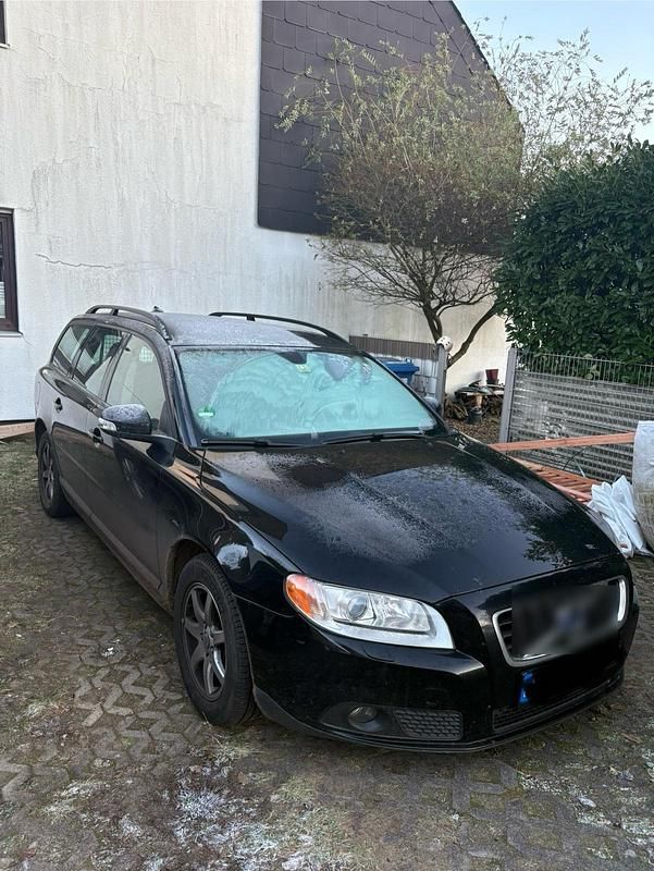 Schwarz Gebraucht 2011 Volvo V70 Kombi | 3.300 € (Fairer Preis) - Bild 1/4