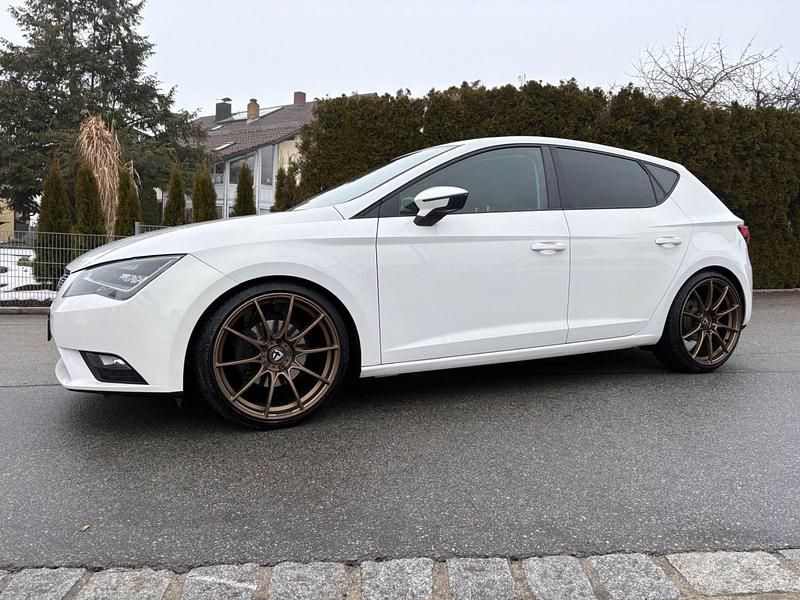 Second-hand Seat Leon Style 122 CP (89 kW) 2014 Alb Berlinǎ