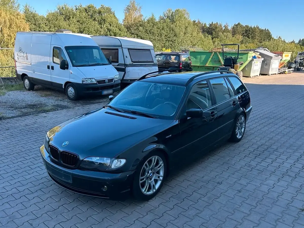 Gebraucht BMW 318 143 PS (105 kW) 2004 Schwarz Kombi