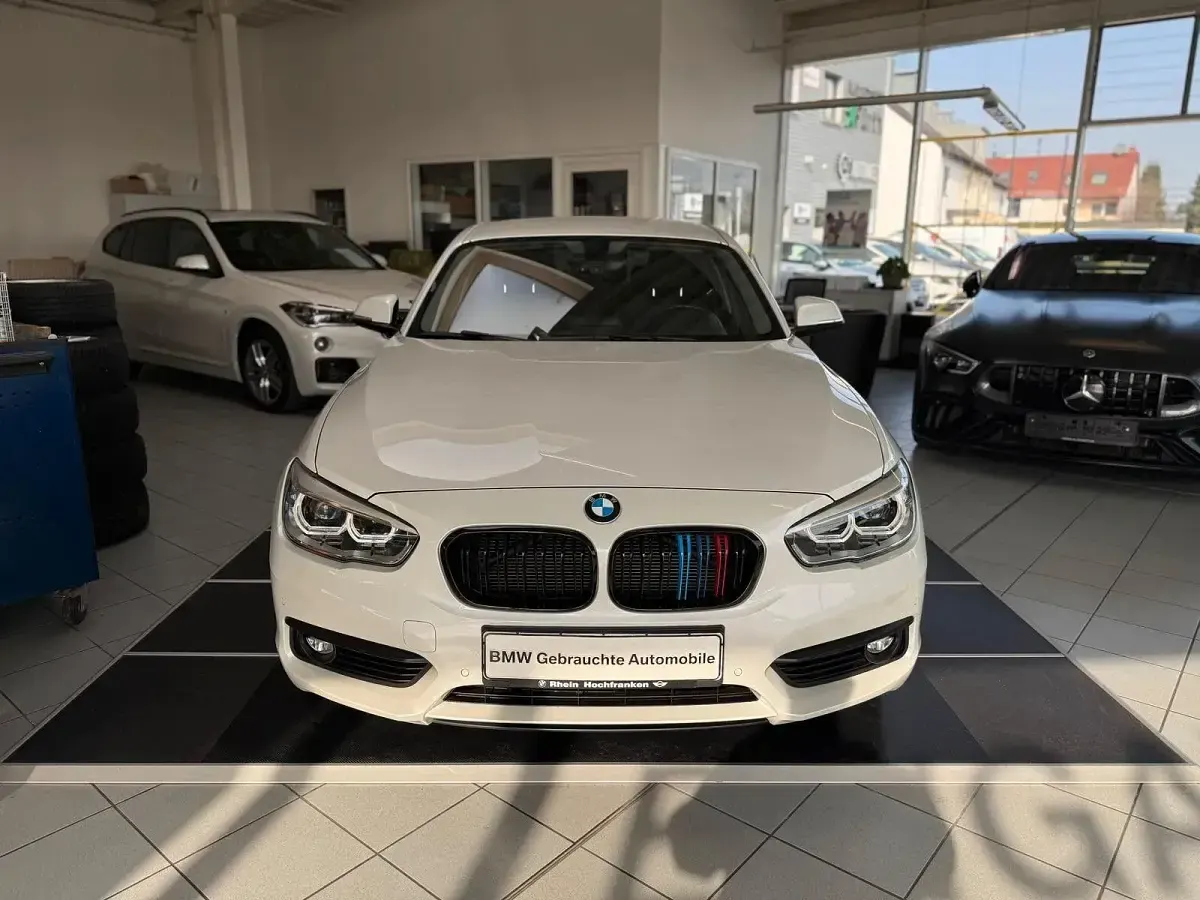 Gebraucht BMW 116 Advantage 116 PS (85 kW) 2016 Weiß Kleinwagen