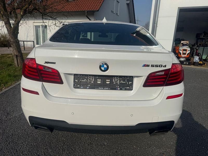 Używany BMW M550 Performance 381 KM (280 kW) 2013 Biały Sedan/Limuzyna