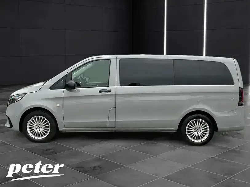 Gebraucht Mercedes Vito 190 PS (139 kW) 2024 Alpingrau Van