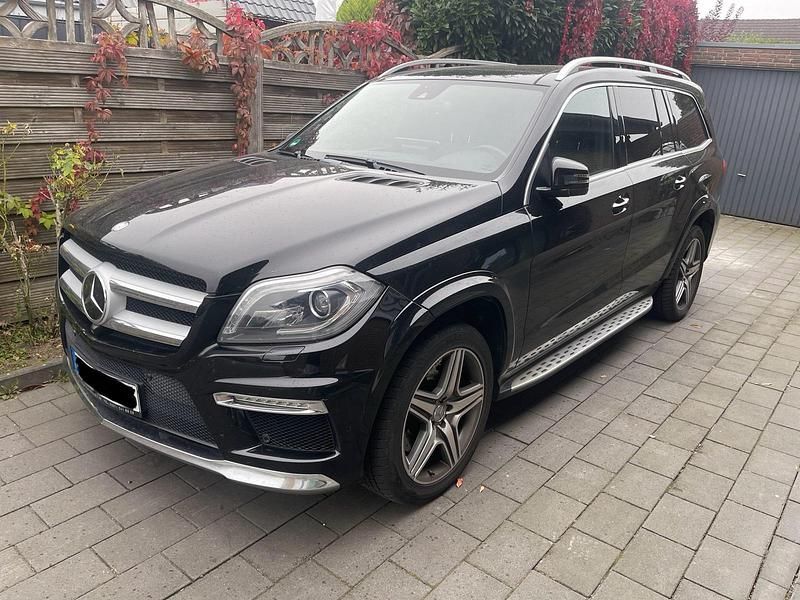 Schwarz Gebraucht 2014 Mercedes GL350 AMG SUV | 25.900 € - Bild 1/4