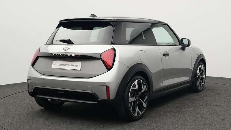 Gebraucht Mini Cooper S Favoured 204 PS (150 kW) 2024 Grau Kleinwagen