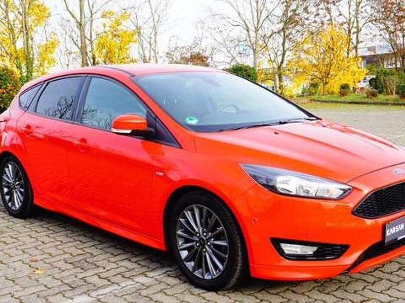 Gebraucht Ford Focus ST-Line 140 PS (102 kW) 2018 Rot Kleinwagen