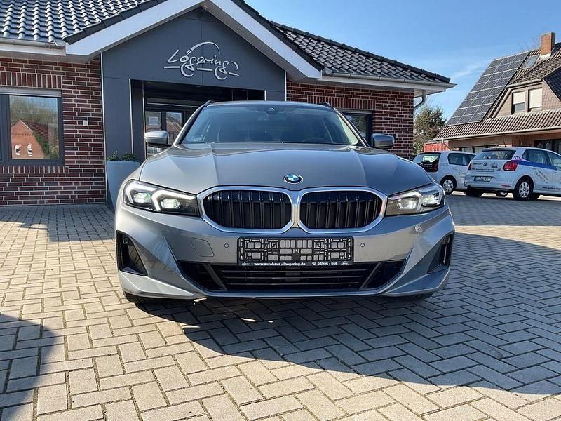 Gebraucht BMW 320 190 PS (139 kW) 2023 Grau Kombi