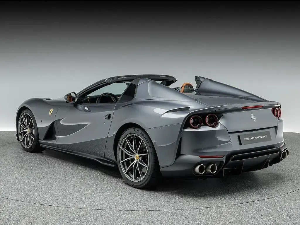 Second-hand Ferrari 812 795 CP (584 kW) 2023 Gri Cabrio