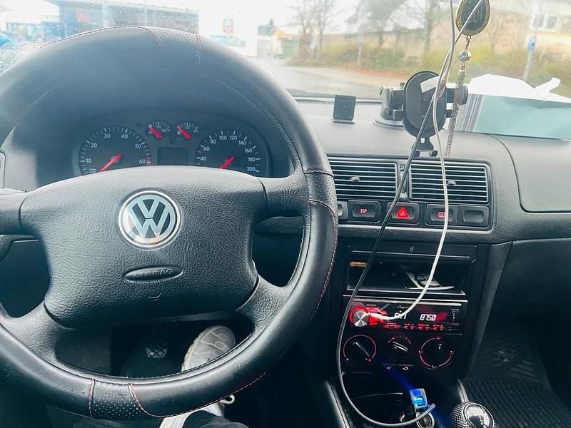 Gebraucht VW Golf IV 75 PS (55 kW) 2001 Schwarz Kleinwagen