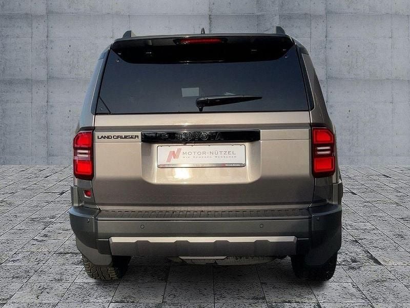 Gebraucht Toyota Land Cruiser Executive 205 PS (150 kW) 2025 Gold SUV