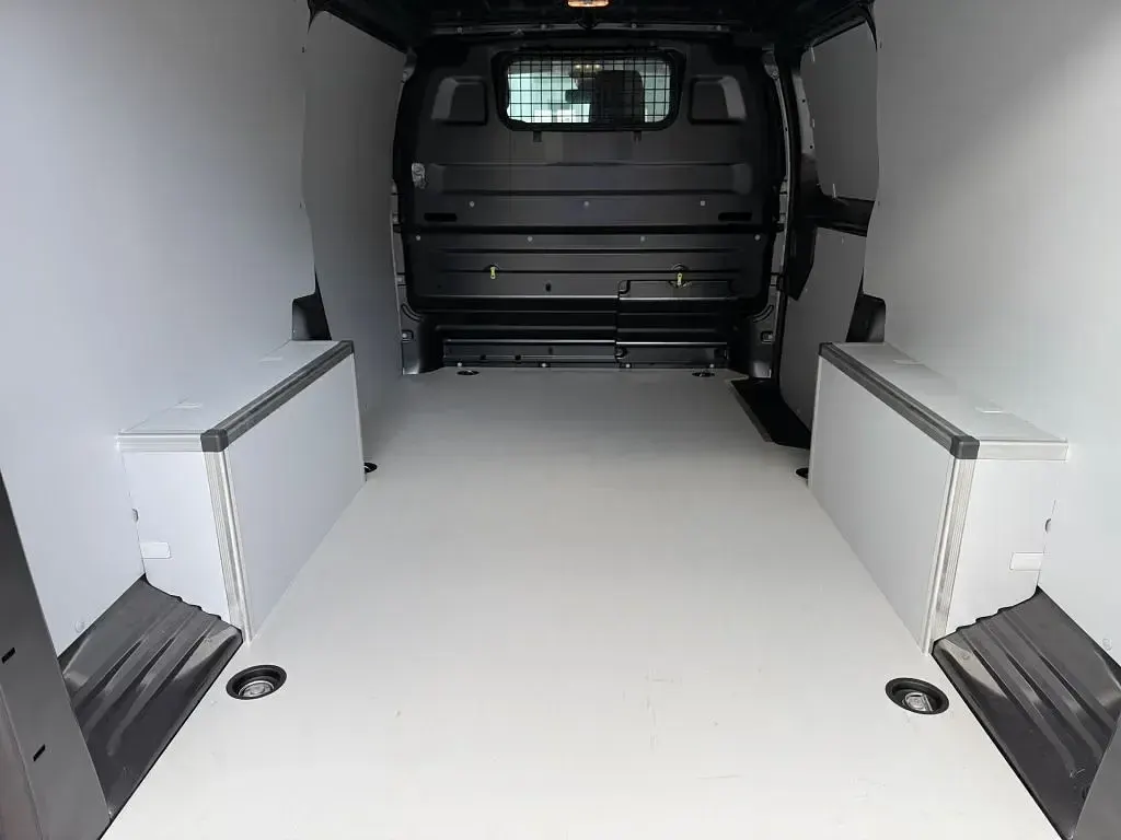 Gebraucht Citroën e-Jumpy 100 kW (136 PS) 2025 Platinumgrau metallic Van / Kleinbus