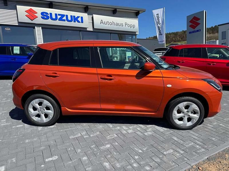 Neu Suzuki Swift Comfort 83 PS (61 kW) 2026 Orange Kleinwagen
