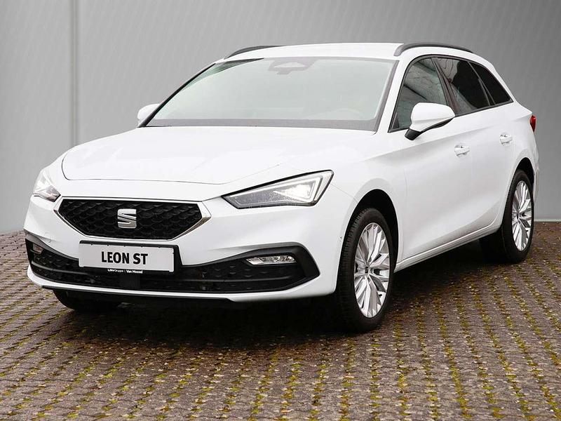 Neu Seat Leon 150 PS (110 kW) 2026 Glacial weiß metallic Kombi