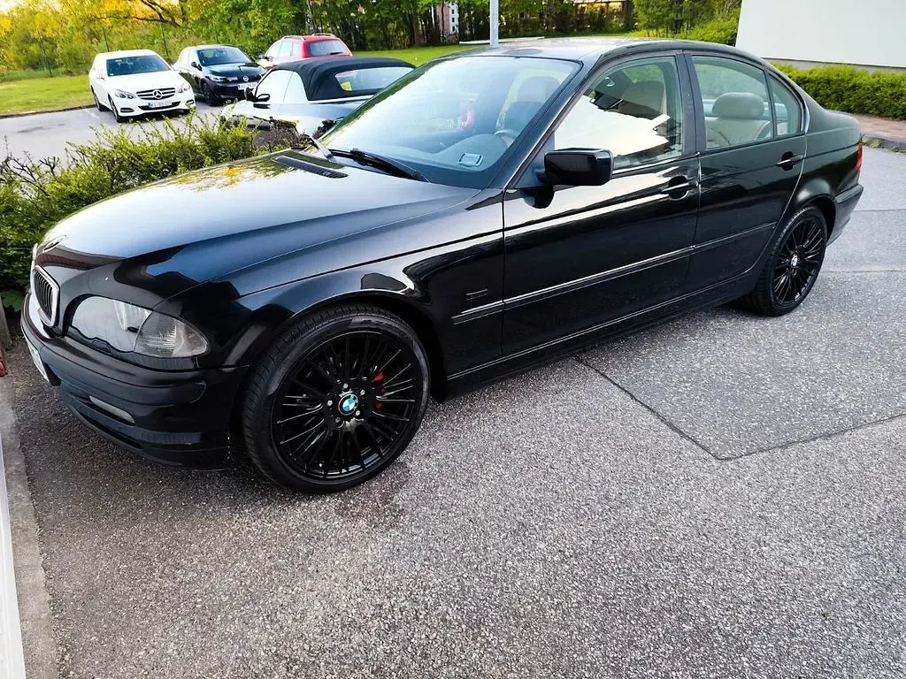 Gebraucht BMW 320 170 PS (125 kW) 2001 Schwarz Limousine