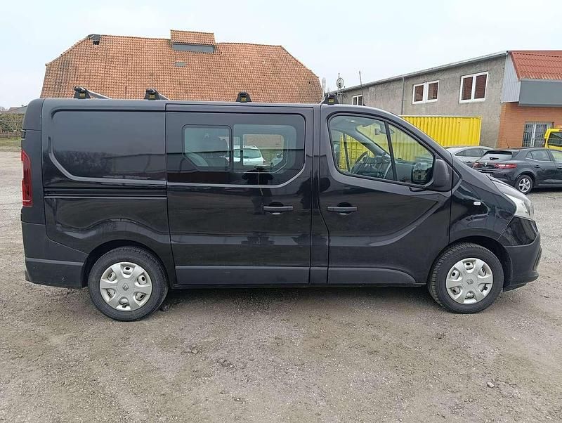 Gebraucht Renault Trafic Komfort 145 PS (106 kW) 2021 Schwarz midnight Van / Kleinbus