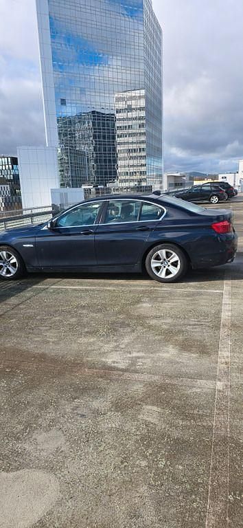 Gebraucht BMW 523 204 PS (150 kW) 2010 Blau Limousine