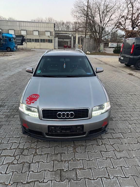 Silber Gebraucht 2002 Audi A4 Performance Kombi | 1.000 € (Superpreis) - Bild 1/4