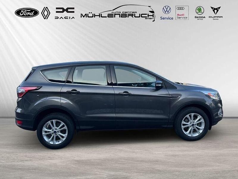 Gebraucht Ford Kuga Titanium 150 PS (110 kW) 2017 Magneticgrau metallic SUV