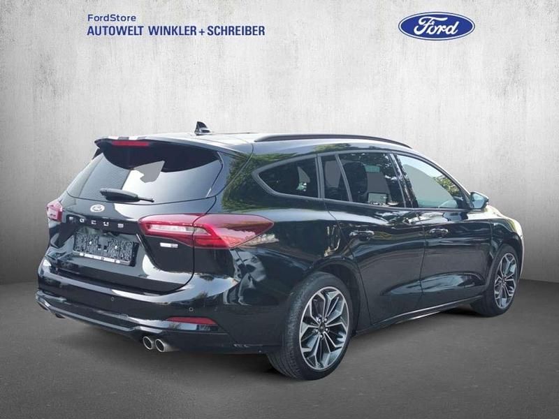 Używany Ford Focus ST-Line 155 KM (114 kW) 2022 Czarny Sedan/Limuzyna