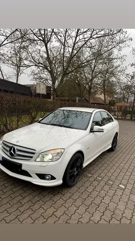 Gebraucht Mercedes C230 Avantgarde 204 PS (150 kW) 2009 Weiß Limousine