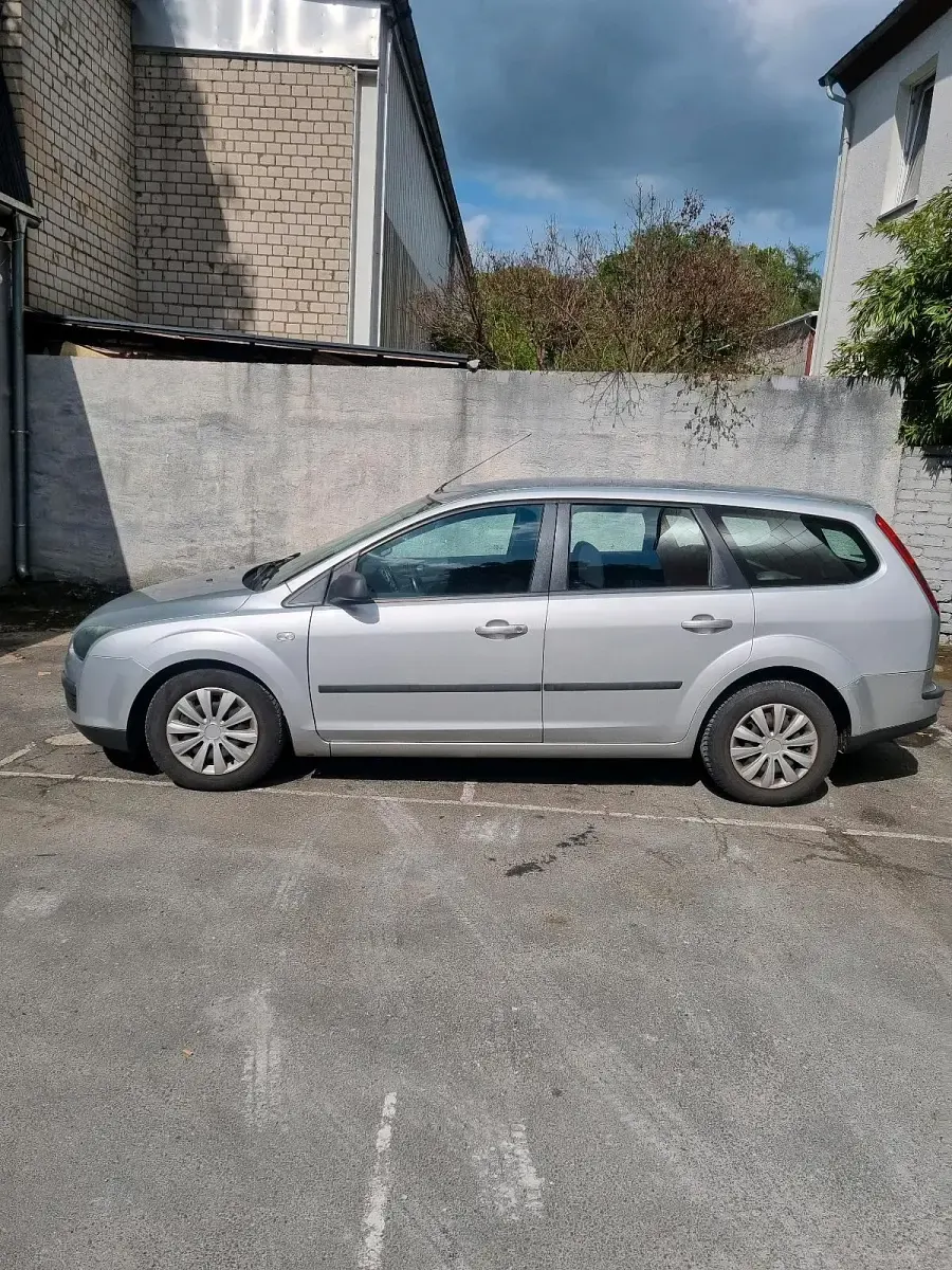 Gebraucht Ford Focus 100 PS (73 kW) 2005 Kombi