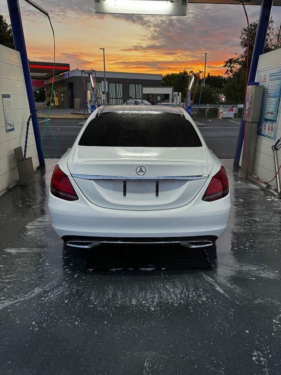 Weiß Gebraucht 2018 Mercedes C200 Limousine | 22.999 € (Fairer Preis) - Bild 1/4
