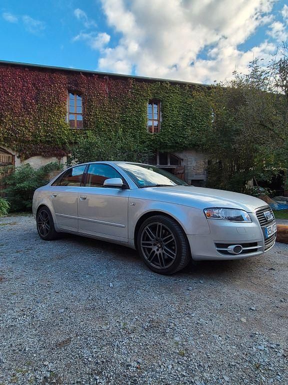 Grau Gebraucht 2008 Audi A4 Limousine | 4.500 € (Superpreis) - Bild 1/4