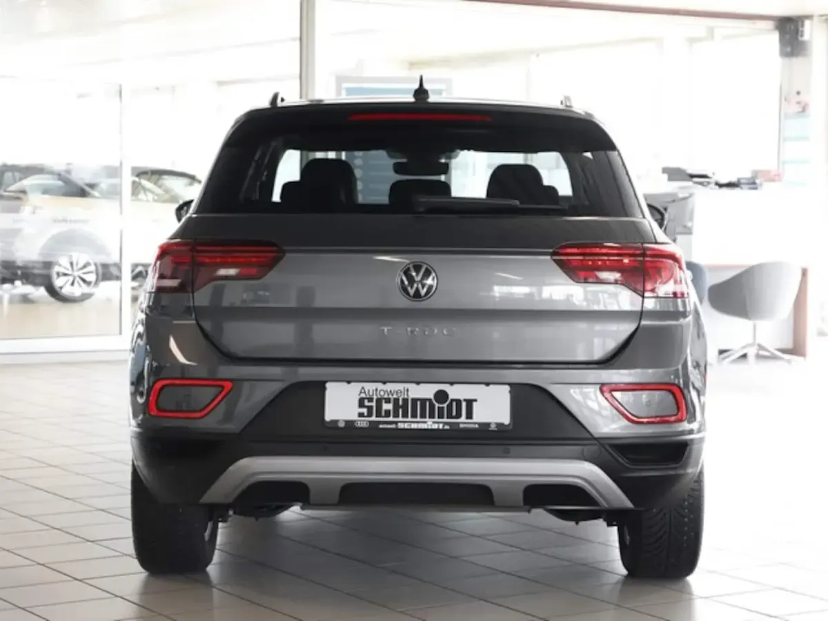 Gebraucht VW T-Roc Life 110 PS (80 kW) 2023 Indiumgraumetallic SUV