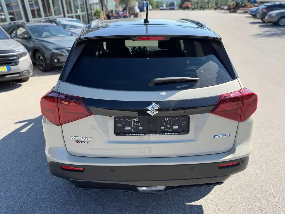 Neu Suzuki Vitara Comfort+ 110 PS (80 kW) 2026 Savannah/cosmic black SUV