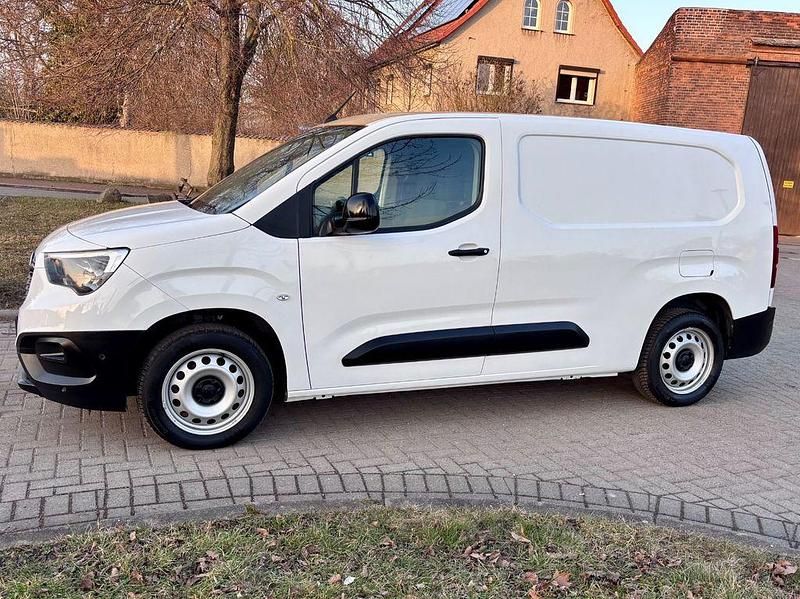 Gebraucht Opel Combo 131 PS (96 kW) 2021 Weiß Van / Kleinbus
