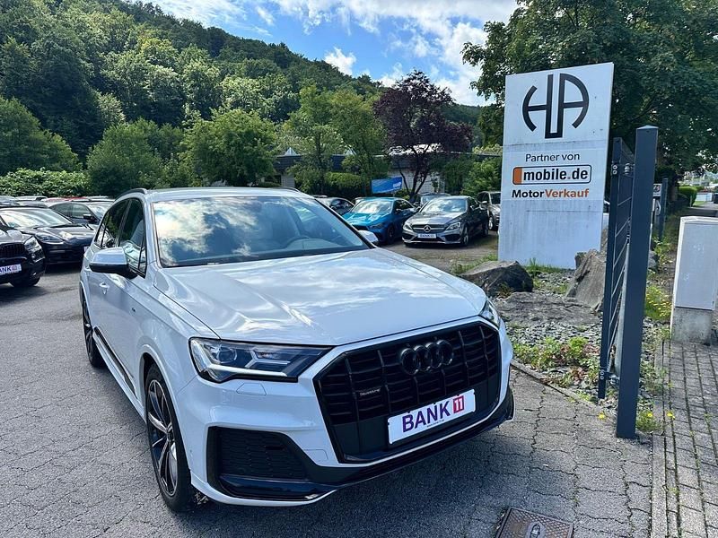 Weiß Gebraucht 2022 Audi Q7 S-Line SUV | 61.995 € (Etwas zu teuer) - Bild 1/4