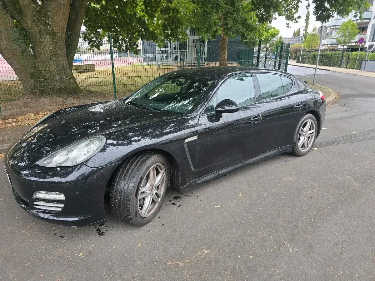 Gebraucht Porsche Panamera 4 Chrono 300 PS (220 kW) 2010 Schwarz Kleinwagen