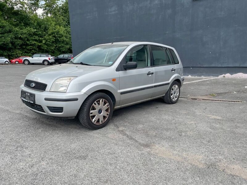 Silber Gebraucht 2002 Ford Fusion Limousine | 1.400 € (Guter Preis) - Bild 1/4