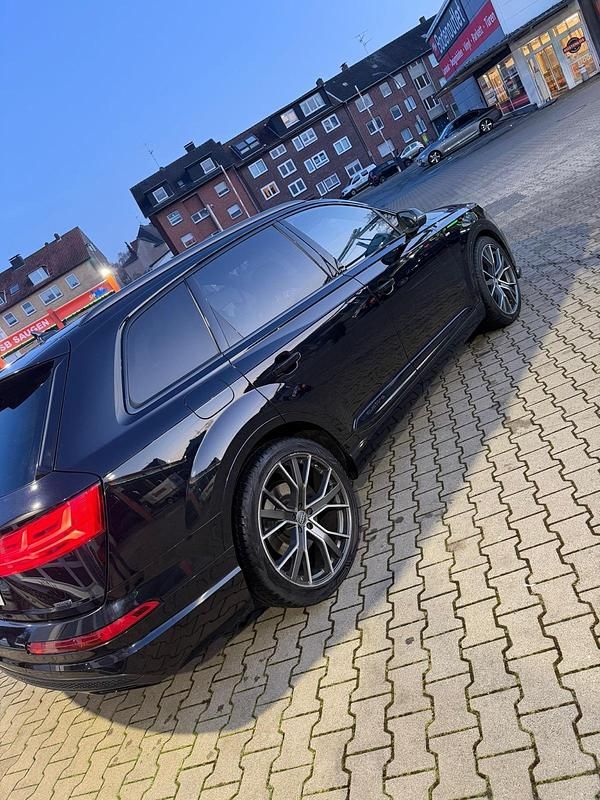 Gebraucht Audi Q7 Ambiente 272 PS (200 kW) 2015 Schwarz SUV