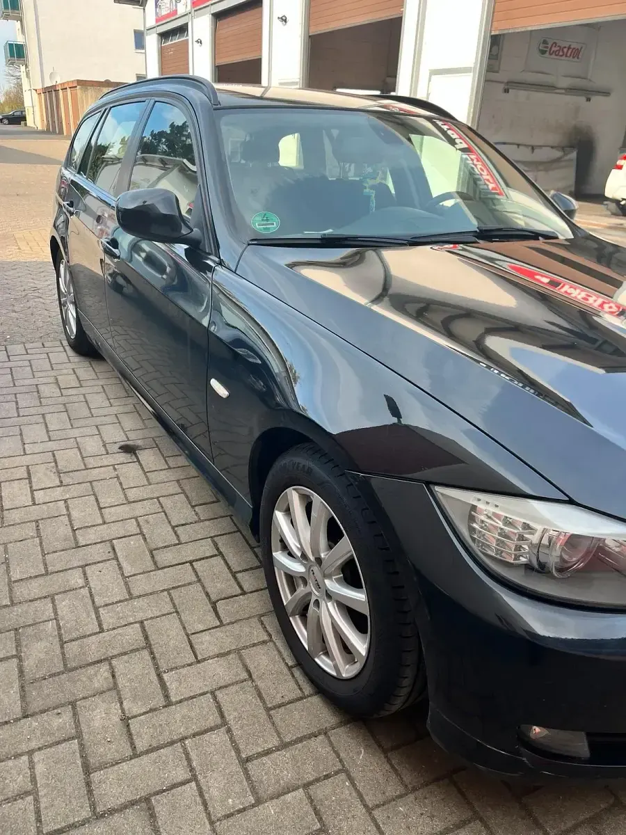 Second-hand BMW 320 140 CP (102 kW) 2012 Negru Break