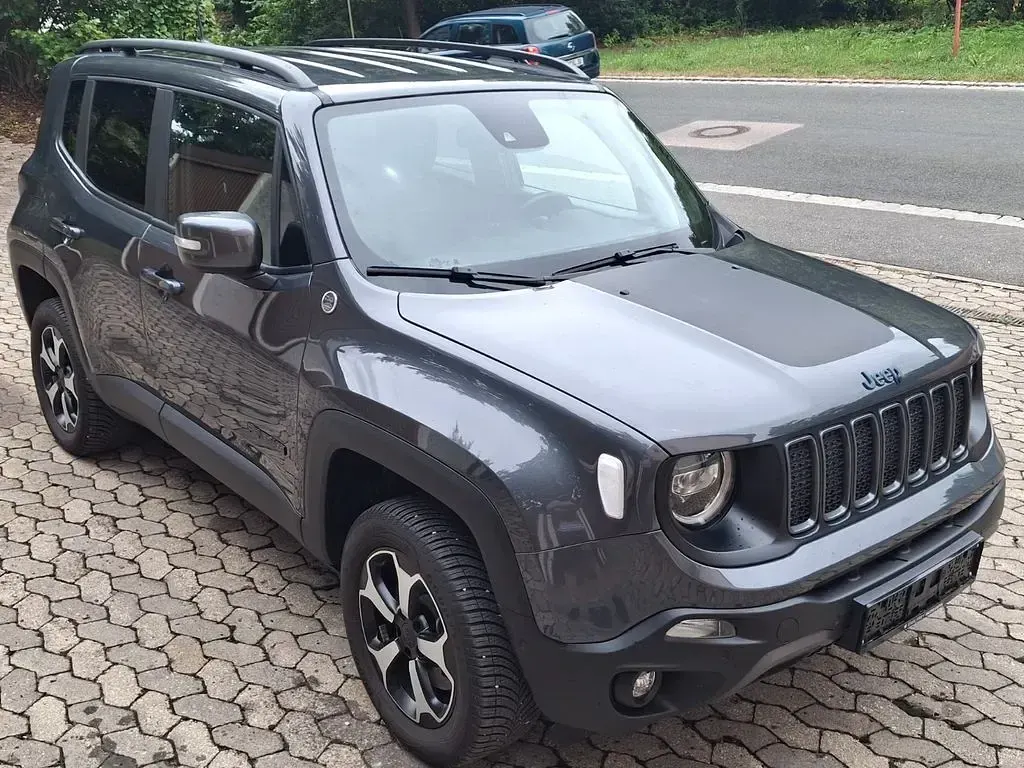 Gebraucht Jeep Renegade Trailhawk 179 PS (131 kW) 2022 Grau SUV