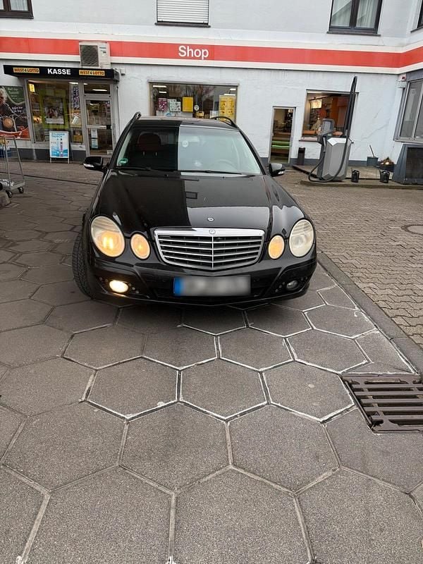 Gebraucht Mercedes E220 170 PS (125 kW) 2006 Schwarz Kombi
