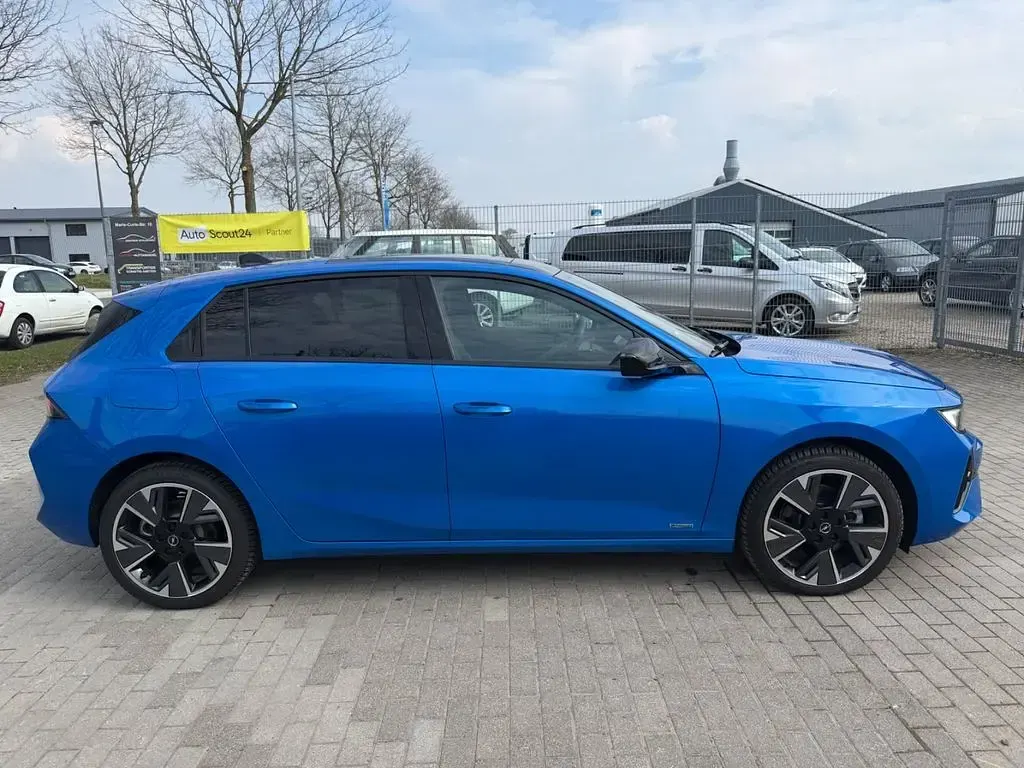 Gebraucht Opel Astra Ultimate 114 kW (156 PS) 2023 Blau Kleinwagen