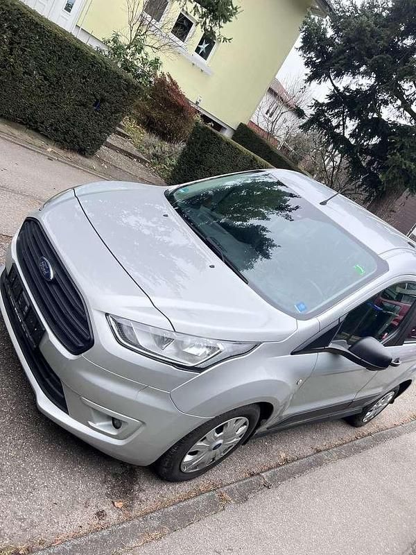 Gebraucht Ford Tourneo Trend 101 PS (74 kW) 2019 Silber Kombi