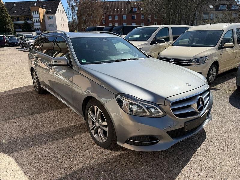 Gebraucht Mercedes E220 170 PS (125 kW) 2013 Silber Kombi