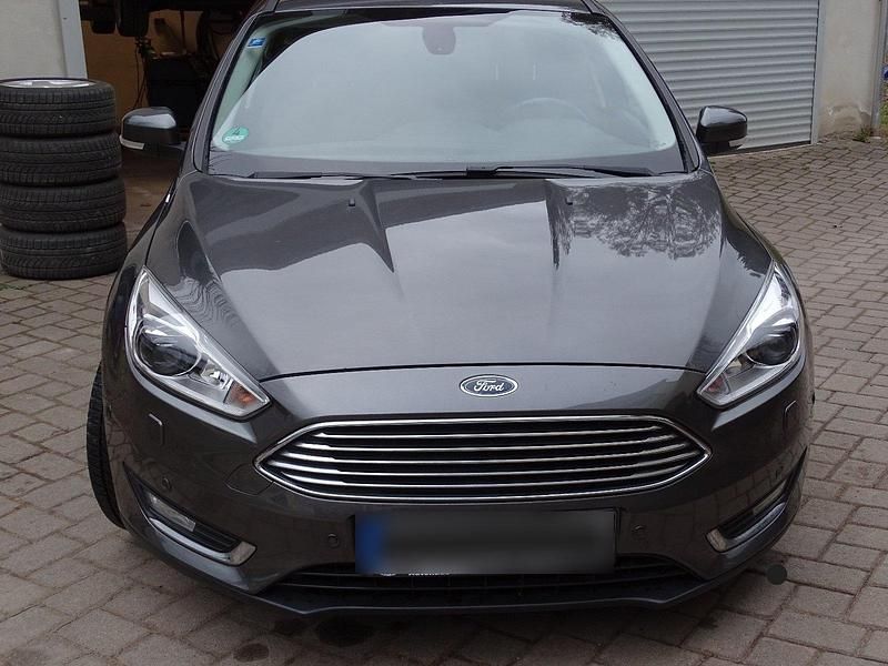 Usata Ford Focus 120 CV (88 kW) 2016 Grigio Station wagon