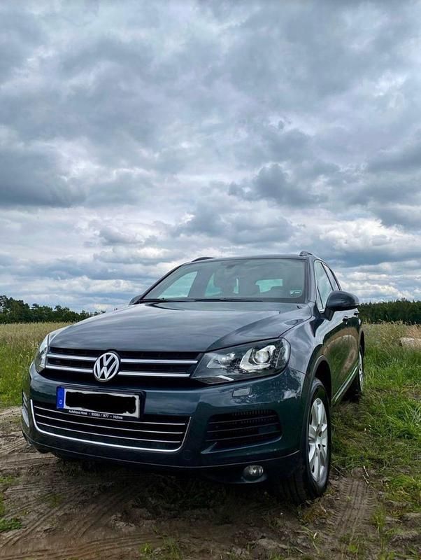 Grau Gebraucht 2012 VW Touareg SUV | 13.500 € (Fairer Preis) - Bild 1/4