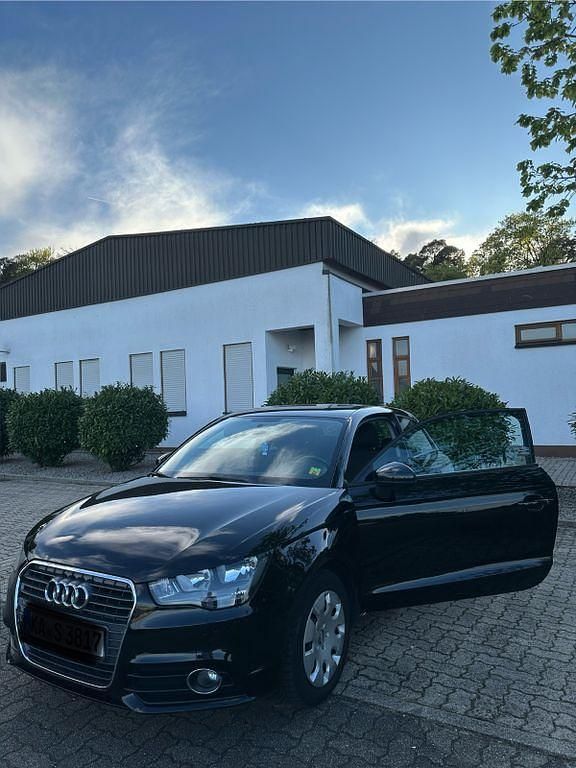 Schwarz Gebraucht 2011 Audi A1 Attraction Kleinwagen | 6.500 € (Fairer Preis) - Bild 1/4